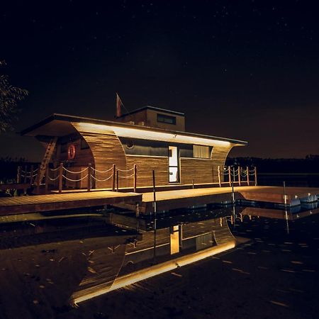 Hotel Houseboat Slesin Exteriér fotografie