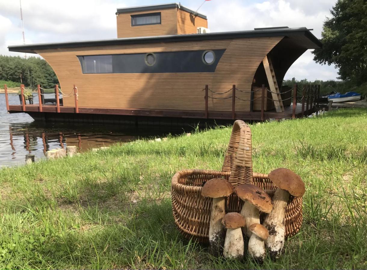 Hotel Houseboat Slesin Exteriér fotografie